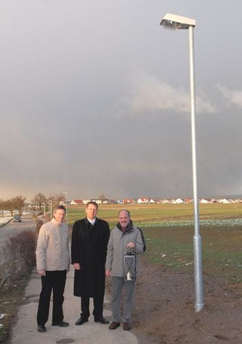 Foto: Schott: Roland Geisel, Bürgermeister Michael Schmidt und Rolf Schönhaar (von rechts)