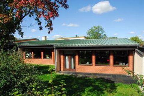 Geeignete Dächer für Bürgersolaranlagen werden in Neulingen gesucht. Die Dachlandschaften der Astrid-Lindgren-Schule in Nußbaum sind eine der Möglichkeiten.