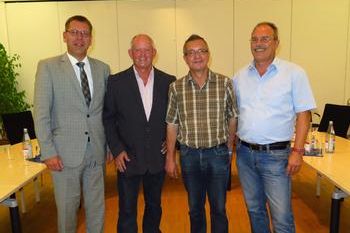 (von links): Bürgermeister Michael Schmidt und seine Stellvertreter Heinrich Furrer (FWV), Reiner Roth (SPD) und Walter Bischoff (CDU).