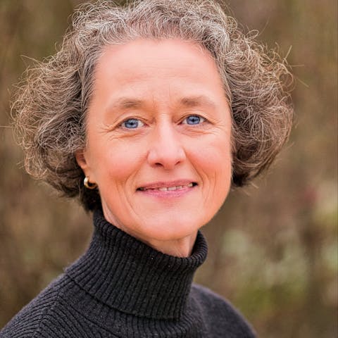 Frau Dr. Elke-Silvia Bös